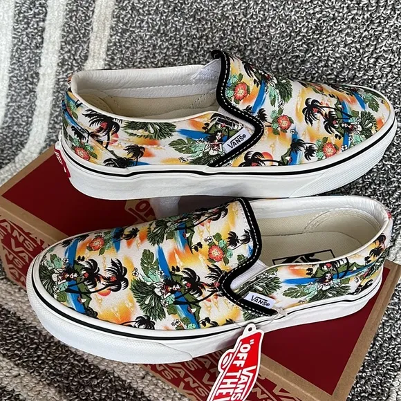 Vans Men’s Classic Slip-On Aloha Black/True White Sneakers