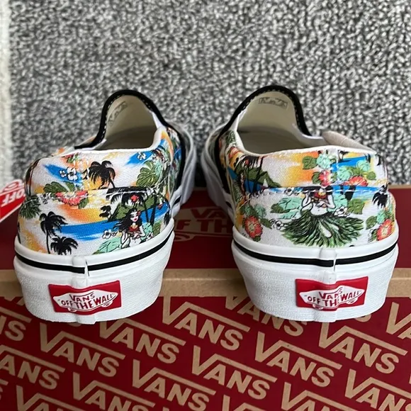 Vans Men’s Classic Slip-On Aloha Black/True White Sneakers