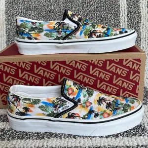 Vans Men’s Classic Slip-On Aloha Black/True White Sneakers