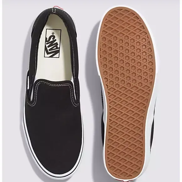 Vans Men’s Classic Slip-On BlackVN000EYEBLKSneakers