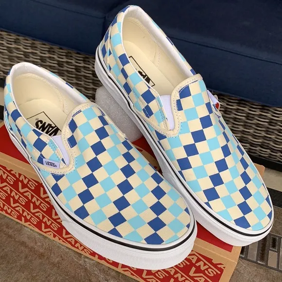 VANS Men’s CLASSIC SLIP ON CHECKERBOARD BLUE TOPAZ Sneakers