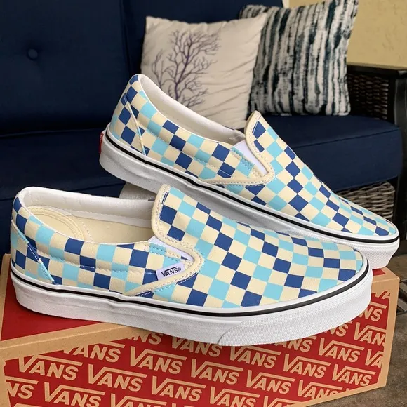 VANS Men’s CLASSIC SLIP ON CHECKERBOARD BLUE TOPAZ Sneakers