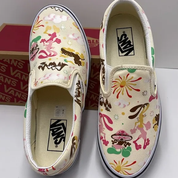 Vans Men’s Classic Slip-On Get Outdoors Classic White VN000BVZFRL Sneakers