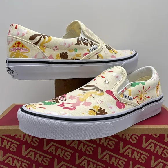 Vans Men’s Classic Slip-On Get Outdoors Classic White VN000BVZFRL Sneakers