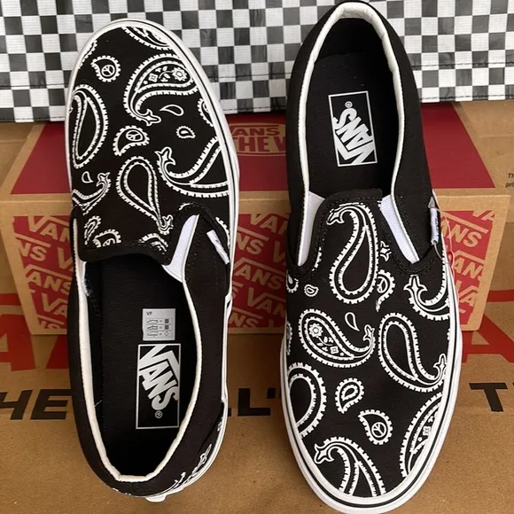 Vans Men’s Classic Slip On Peace Paisley Black/True White sneakers