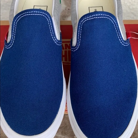 •VANS Men’s CLASSIC SLIP ON VANS COASTAL Grey/TrWht Sneakers