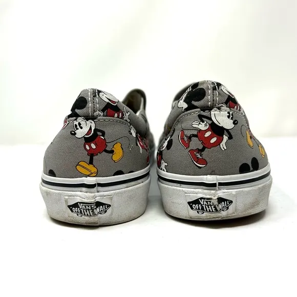 VANS OFF THE WALL Disney slip on sneakers, men’s size 10