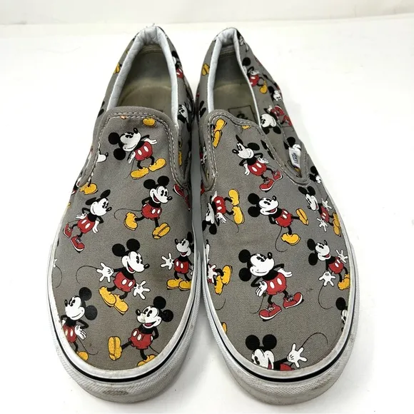 VANS OFF THE WALL Disney slip on sneakers, men’s size 10