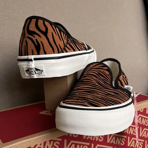 Vans Slip-On Safari Animal Stripes Black Marshmallow WMNS