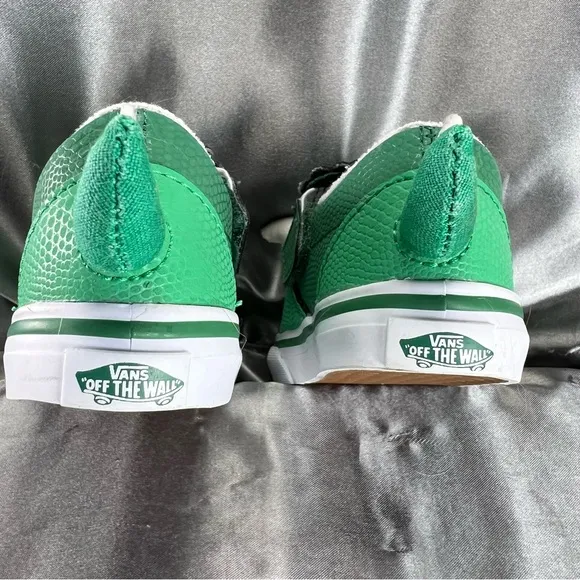 Vans Toddler Slip On Green Triceratops Dinosaur Slip On Sneakers Size 5.5 EUC