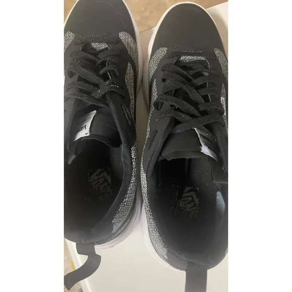 VANS UltraRange Exo Mens HeatherKnit Black White casual sneakers size 13