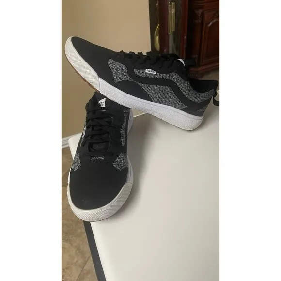 VANS UltraRange Exo Mens HeatherKnit Black White casual sneakers size 13