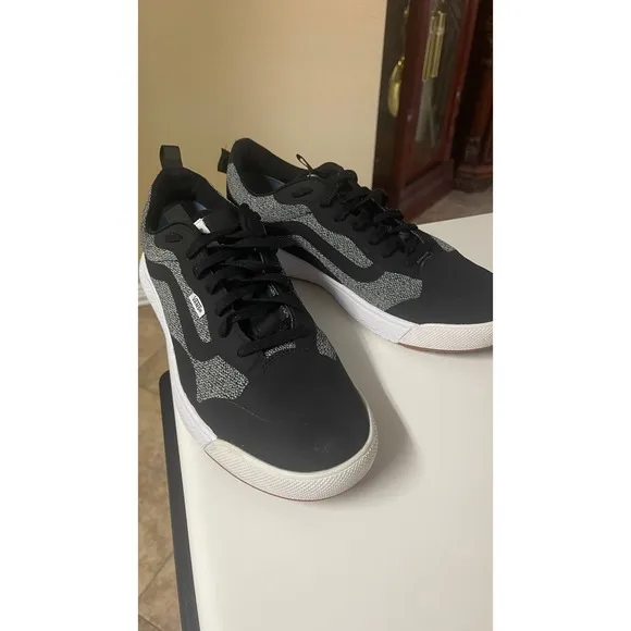 VANS UltraRange Exo Mens HeatherKnit Black White casual sneakers size 13