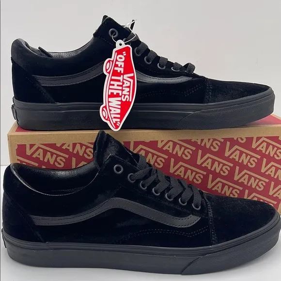 Vans WMNS Black Sneakers Old SkoolVelvet Black/Black/BlackVN0A7Q2JD5E