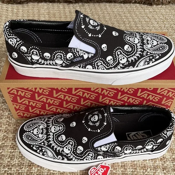 Vans WMNS Classic Slip On Bandana Black/True White Sneakers