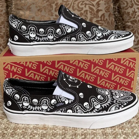 Vans WMNS Classic Slip On Bandana Black/True White Sneakers