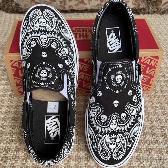 Vans WMNS Classic Slip On Bandana Black/True White Sneakers