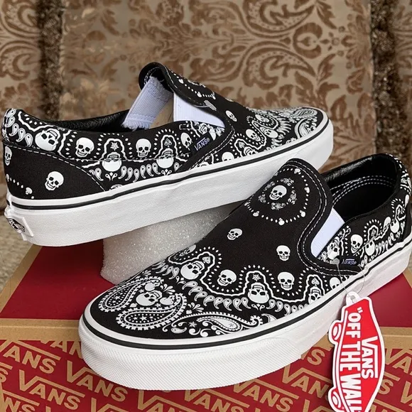 Vans WMNS Classic Slip On Bandana Black/True White Sneakers
