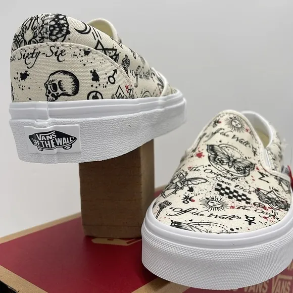 Vans WMNS Classic Slip-On Butterfly Journal Marshmallow VN0A7Q5DKIG Sneakers