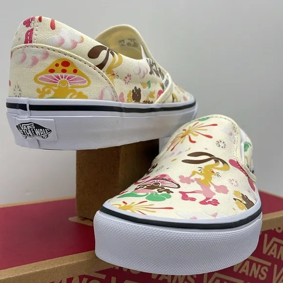 Vans WMNS  Classic Slip-On Get Outdoors Classic White VN000BVZFRL Sneakers