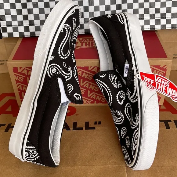 Vans WMNS Classic Slip On Peace Paisley Black/True White  sneakers