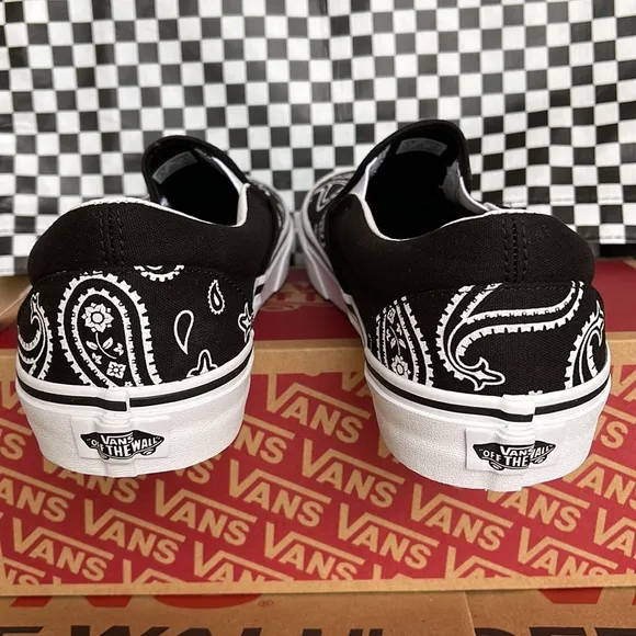 Vans WMNS Classic Slip On Peace Paisley Black/True White  sneakers