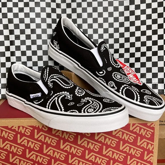 Vans WMNS Classic Slip On Peace Paisley Black/True White  sneakers