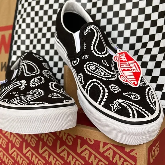 Vans WMNS Classic Slip On Peace Paisley Black/True White  sneakers
