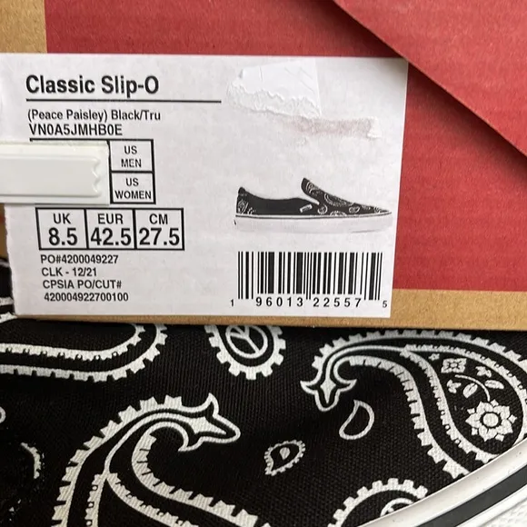 Vans WMNS Classic Slip On Peace Paisley Black/True White  sneakers