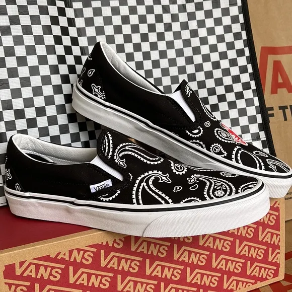 Vans WMNS Classic Slip On Peace Paisley Black/True White  sneakers