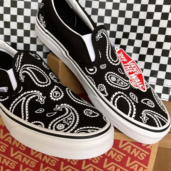 Vans WMNS Classic Slip On Peace Paisley Black/True White  sneakers