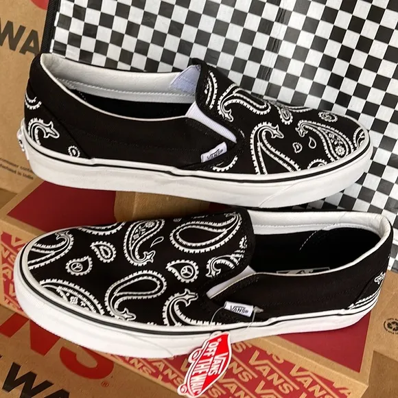 Vans WMNS Classic Slip On Peace Paisley Black/True White  sneakers
