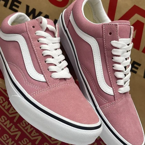 Vans WMNS Pink and White Sneakers Old SkoolColor Theory FoxgloveVN000CT8C3S