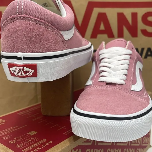 Vans WMNS Pink and White Sneakers Old SkoolColor Theory FoxgloveVN000CT8C3S