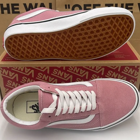 Vans WMNS Pink and White Sneakers Old SkoolColor Theory FoxgloveVN000CT8C3S