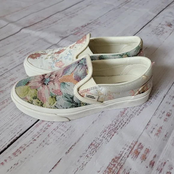 Vans Women's 6 Slip-On Classic Tapestry Floral Embroidered Metallic Sneakers