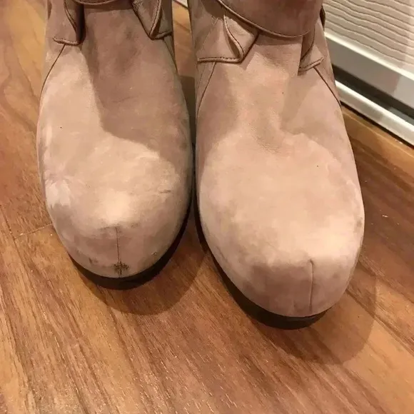 Vera Wang Lavender Suede ankle boots