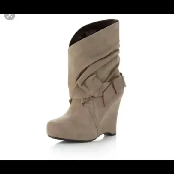 Vera Wang Lavender Suede ankle boots