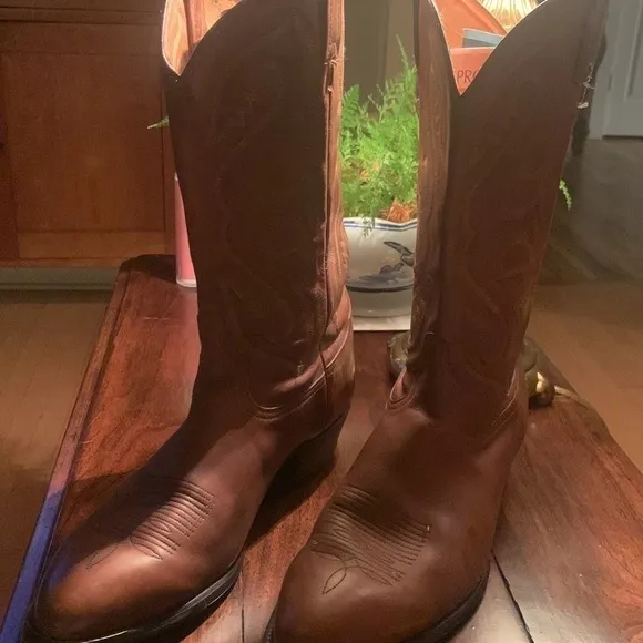 Very soft excellent condition Tony Lama leather Western boots 12D  little wear