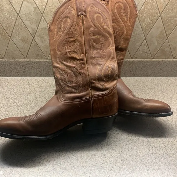 Very soft excellent condition Tony Lama leather Western boots 12D  little wear