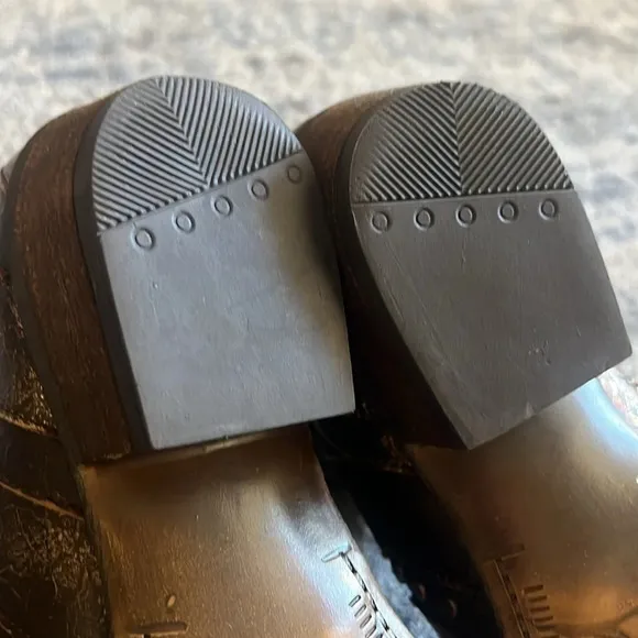 Very Volatile Like New 9 Distressed Metallic Brown Studded Western Ankle Boots