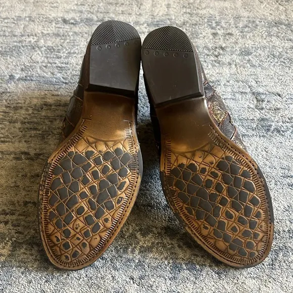 Very Volatile Like New 9 Distressed Metallic Brown Studded Western Ankle Boots