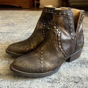 Very Volatile Like New 9 Distressed Metallic Brown Studded Western Ankle Boots