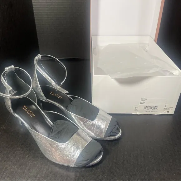 Via Spiga Jennie Silver Leather Sexy &amp; Strappy Sandal US 5.5M BNIB