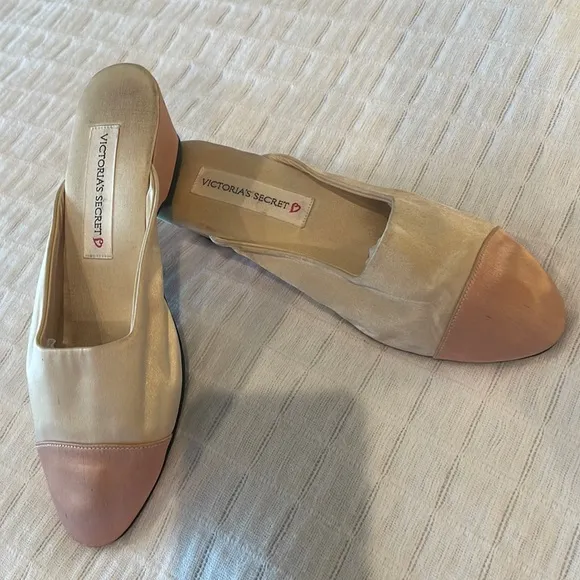 Victoria’s Secret shoes mules boudoir slippers satin pink white women’s size M