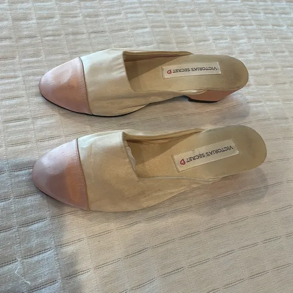 Victoria’s Secret shoes mules boudoir slippers satin pink white women’s size M