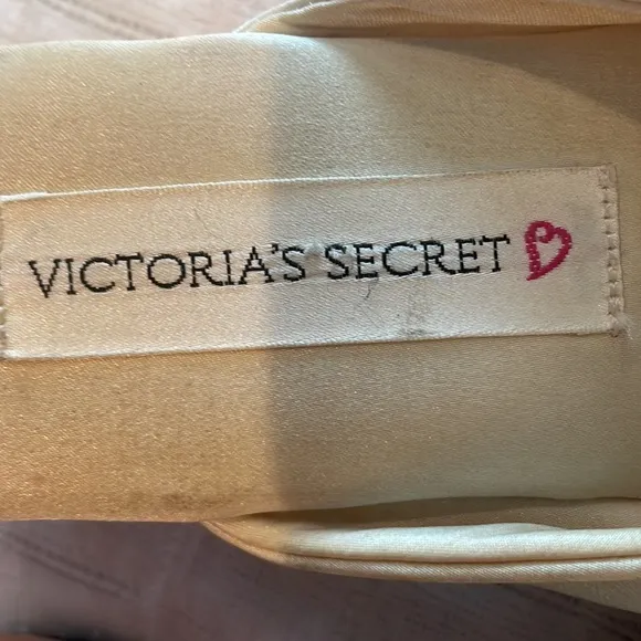Victoria’s Secret shoes mules boudoir slippers satin pink white women’s size M