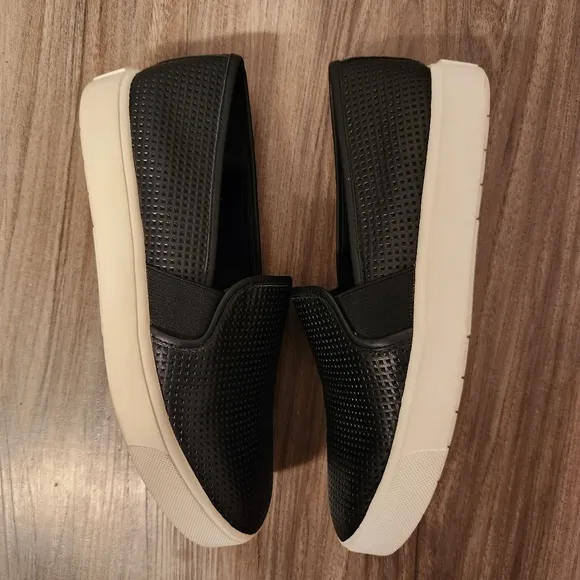 VINCE Blair 5 Perforated Slip-On Sneakers size 6