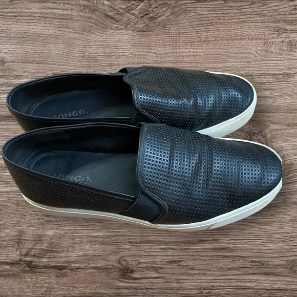 Vince Blair Black Slip-On Casual Sneaker Womans Sz. 8M Perforated Leather