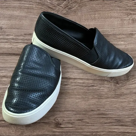 Vince Blair Black Slip-On Casual Sneaker Womans Sz. 8M Perforated Leather